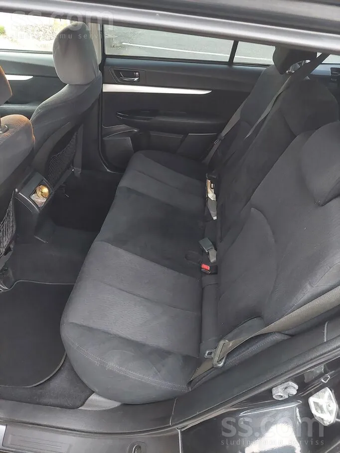 Subaru Outback 2011 photo 5