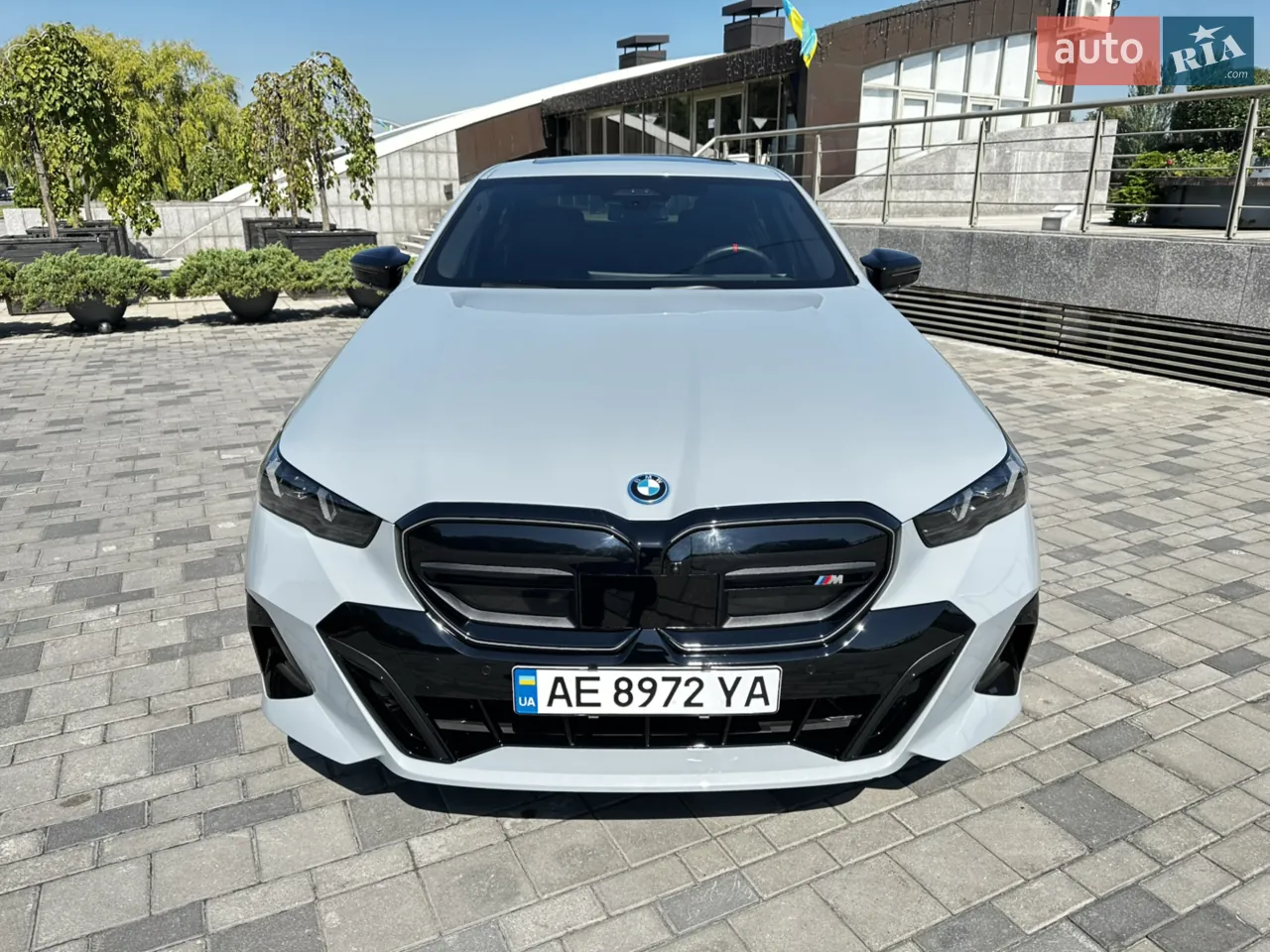 BMW I5 2023 photo 2