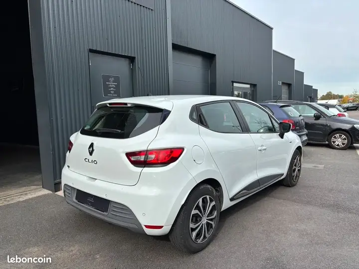 Renault Clio 2019 photo 3