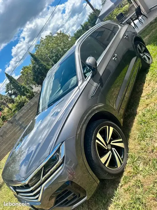 Volkswagen Touareg 2020 photo 2