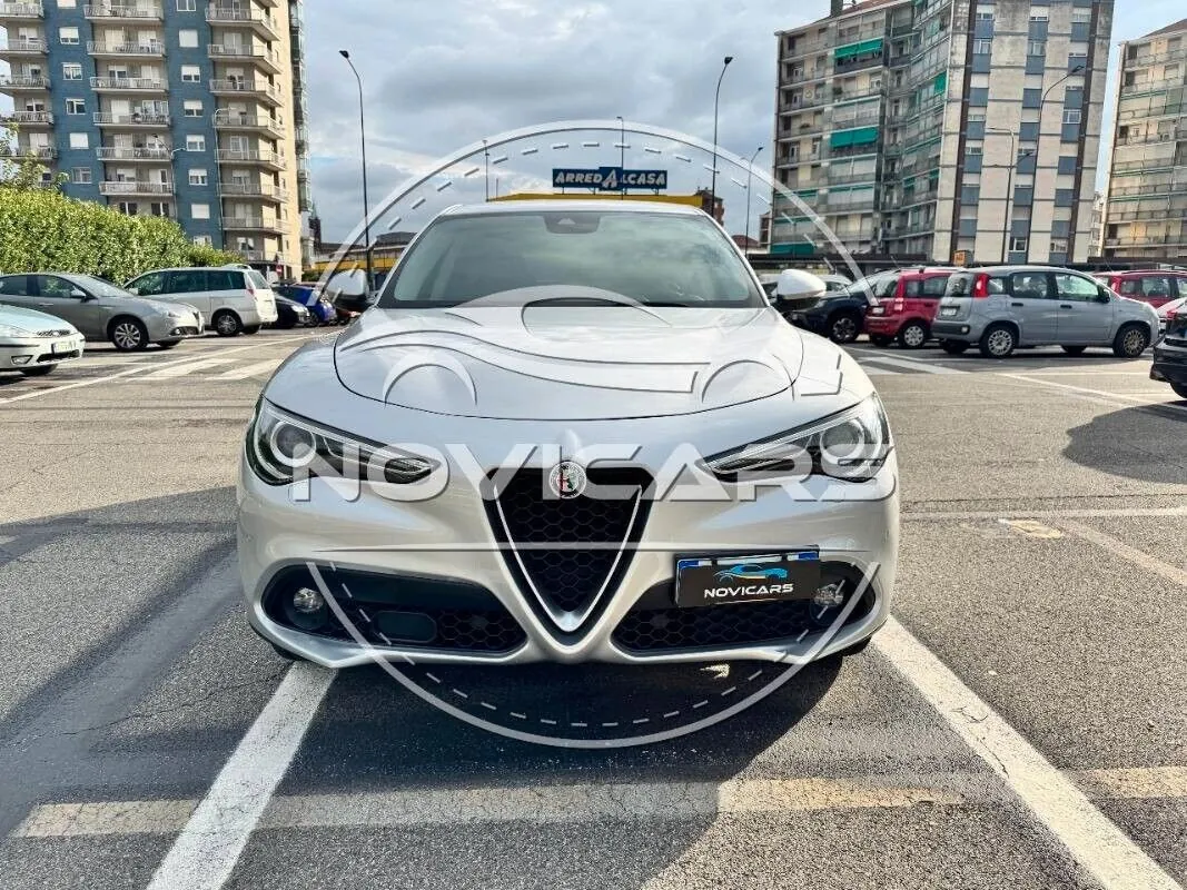Alfa Romeo Stelvio 2018 photo 2