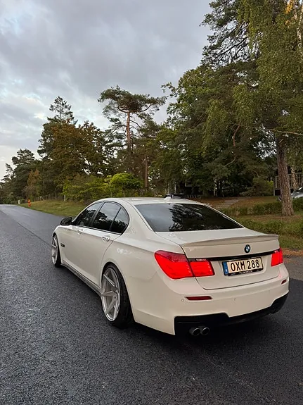 BMW 730D 2011 photo 2