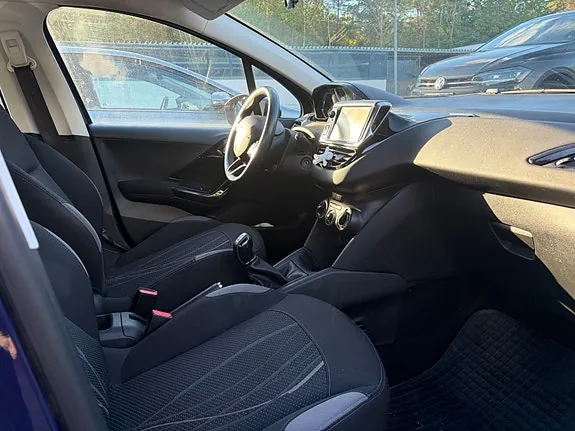 Peugeot 208 2012 photo 5