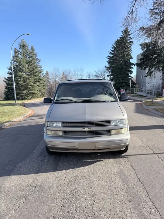 Chevrolet Astro 2002 photo 2