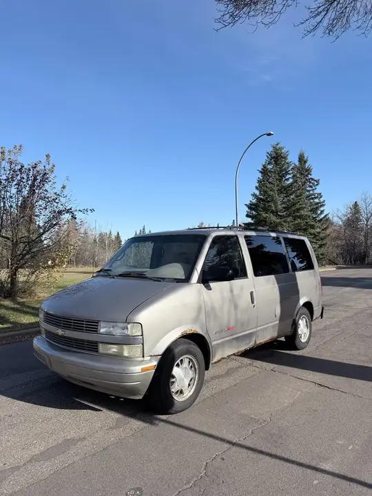 Chevrolet Astro 2002 photo 3