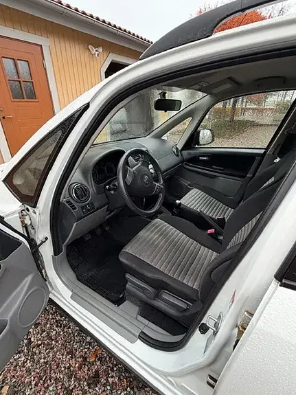 Suzuki Sx4 2011 photo 4