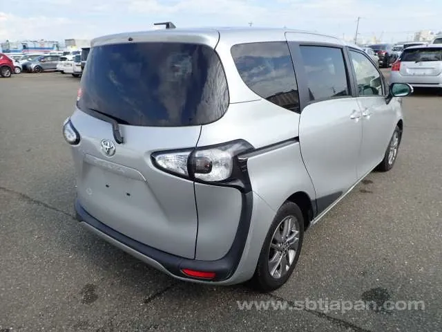 Toyota Sienta G 2016 photo 4