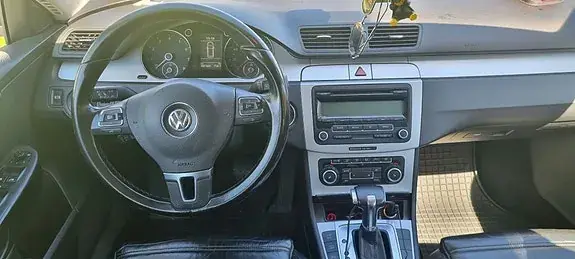 Volkswagen Passat 2010 photo 5