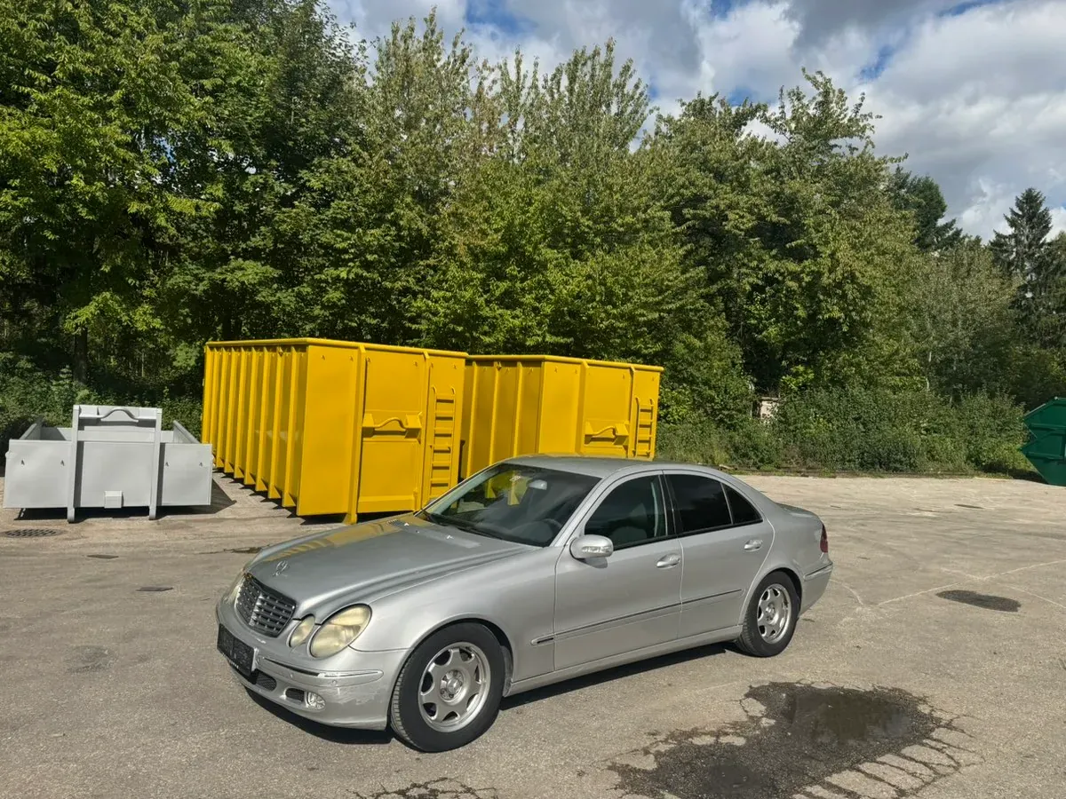 Mercedes-Benz E-Class 2002 photo 2