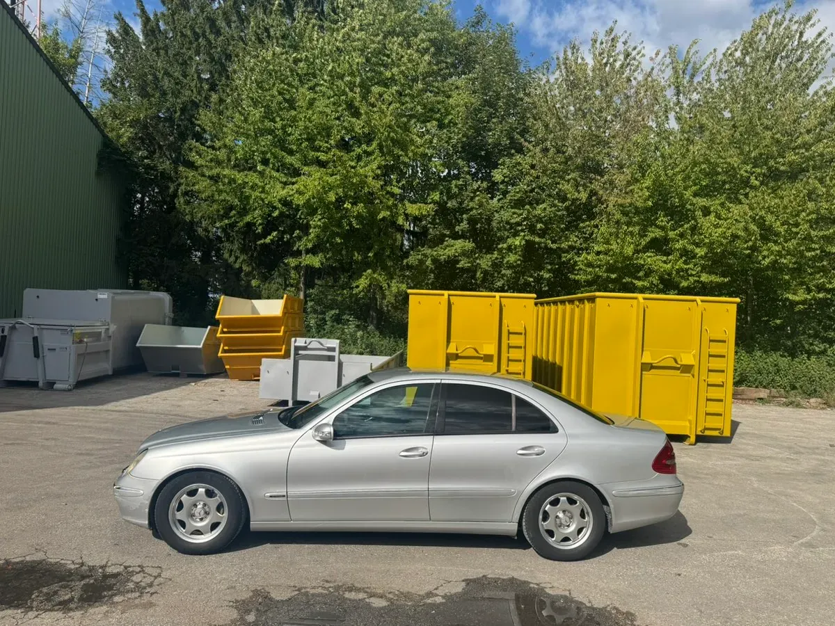 Mercedes-Benz E-Class 2002 photo 3