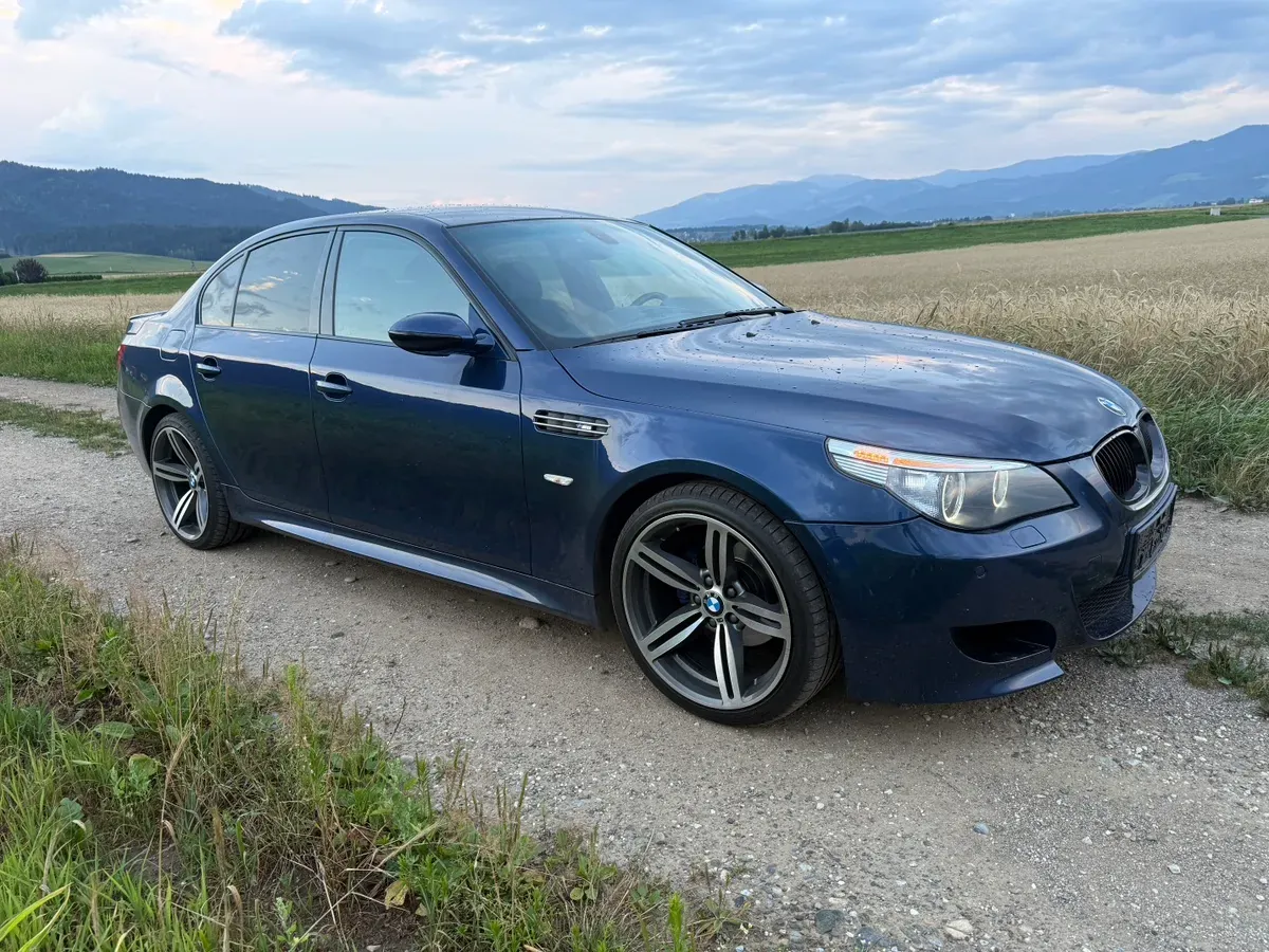 BMW 5 Series 2006 photo 2