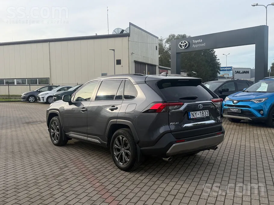 Toyota Rav4 2024 photo 3