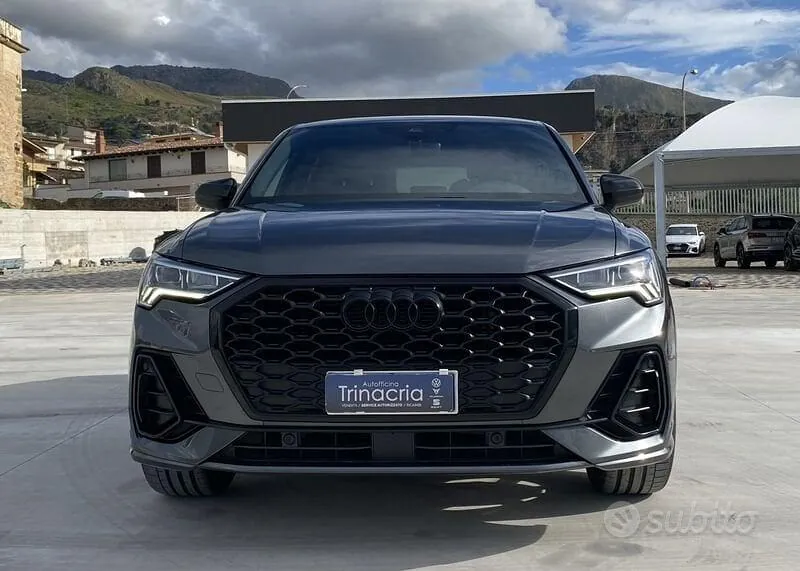 Audi Q3 2022 photo 2