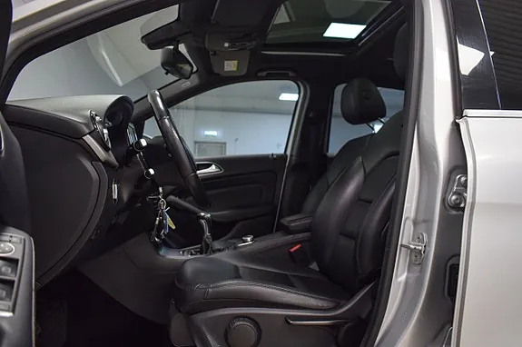 Mercedes-Benz B180 2015 photo 5