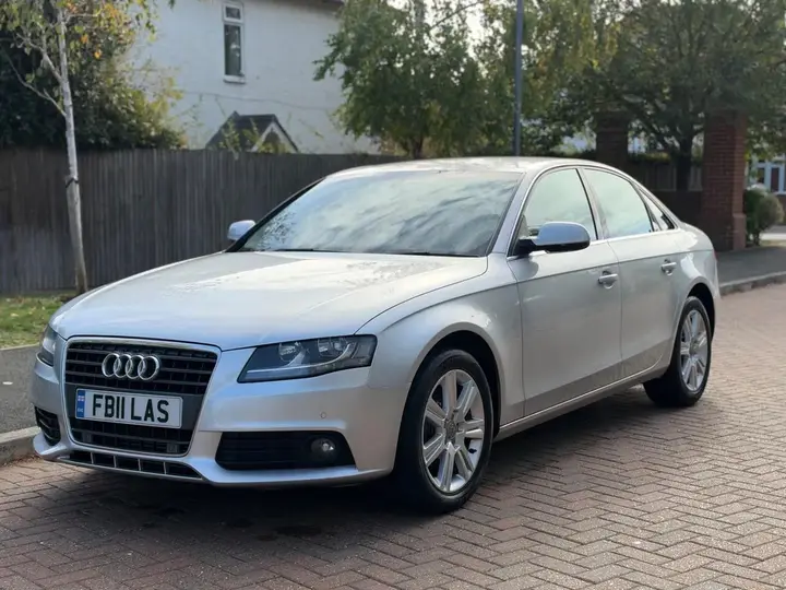 Audi A4 2011 photo 3