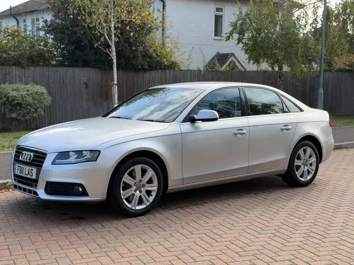 Audi A4 2011 photo 5