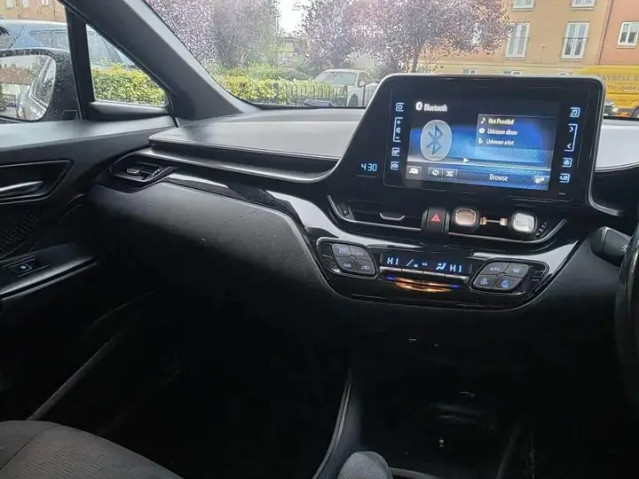 Toyota C-Hr 2017 photo 5