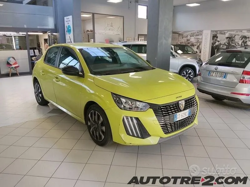 Peugeot 208 2024 photo 2
