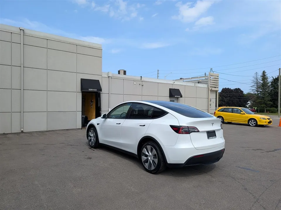 Tesla Model Y 2022 photo 3