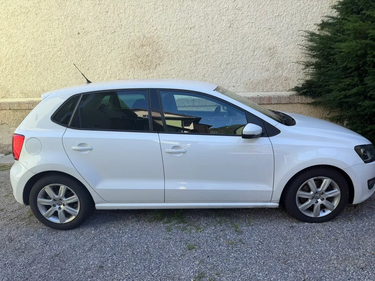Volkswagen Polo 2009 photo 2