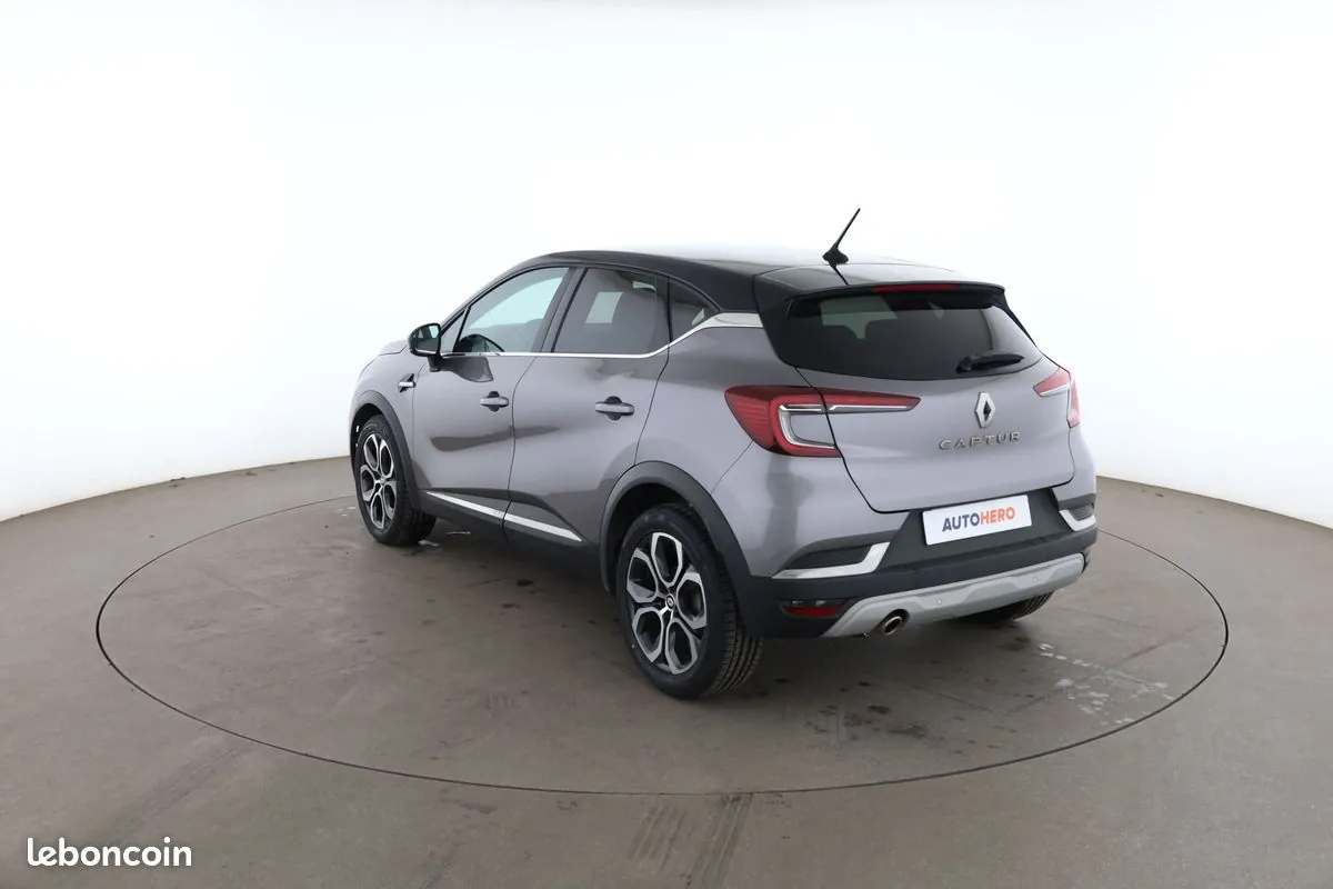 Renault Captur 2021 photo 2