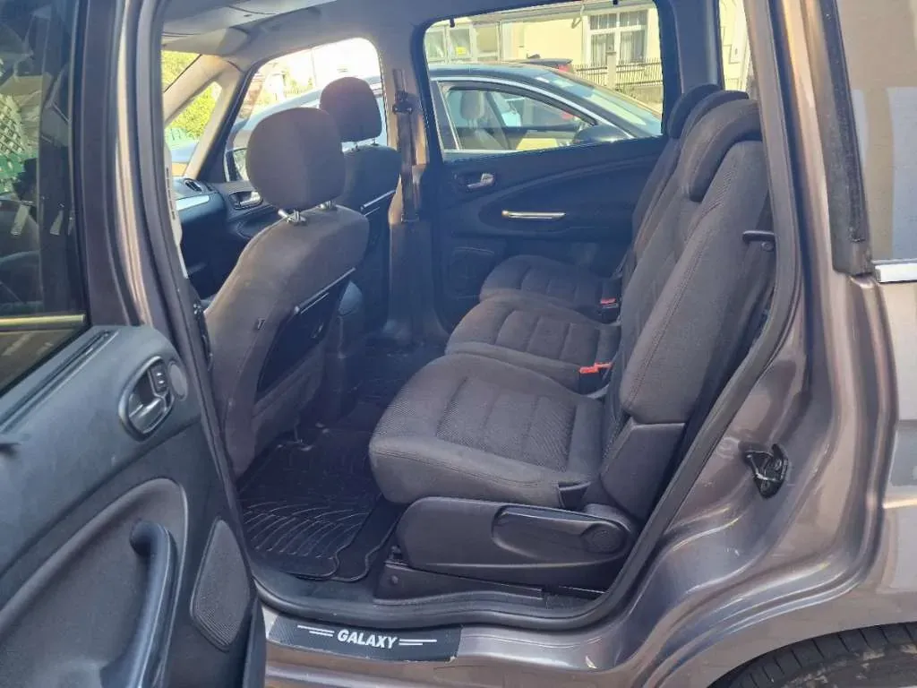 Ford Galaxy 2012 photo 3