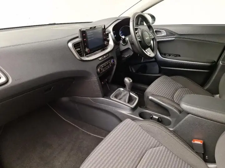Kia Xceed 2023 photo 5