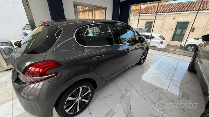 Peugeot 208 2018 photo 5