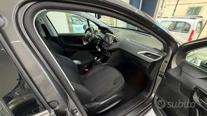 Peugeot 208 2018 photo 4