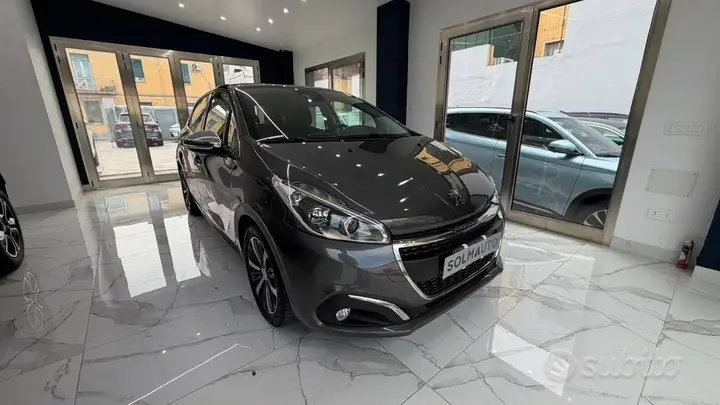 Peugeot 208 2018 photo 3