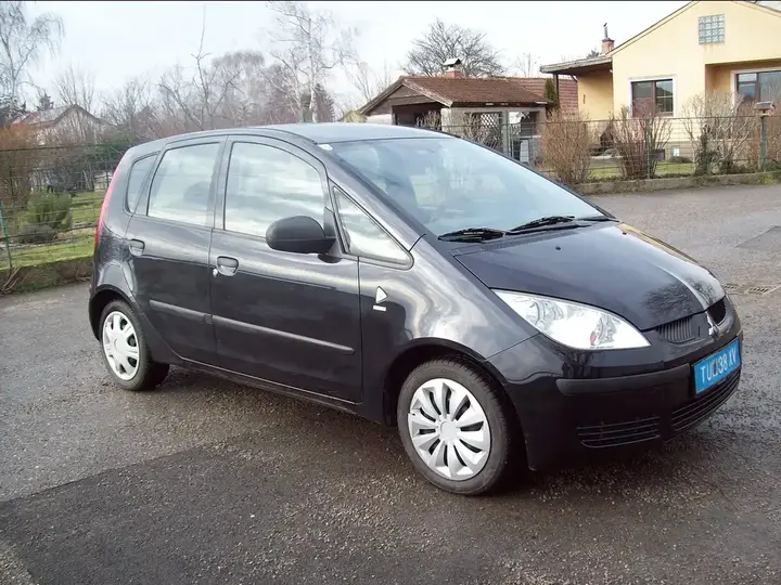 Mitsubishi Colt 2009 photo 3
