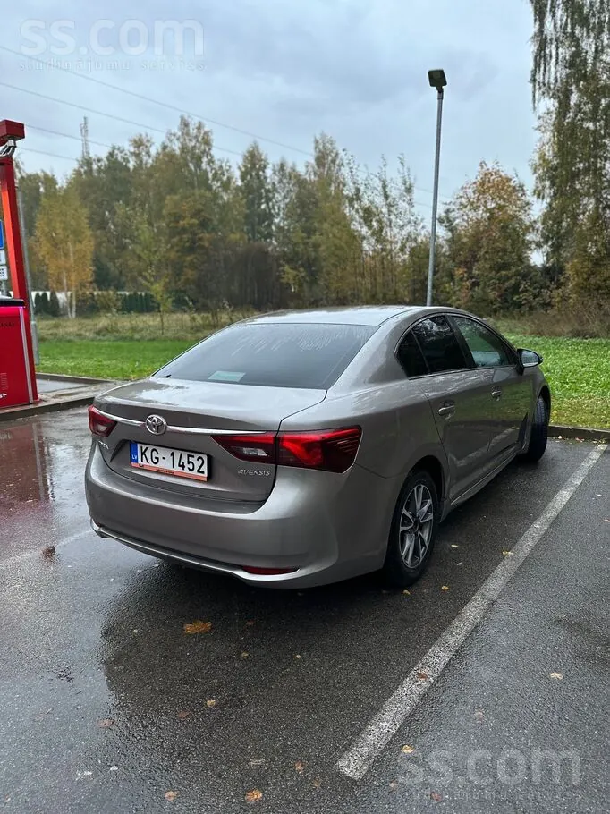 Toyota Avensis 2015 photo 4