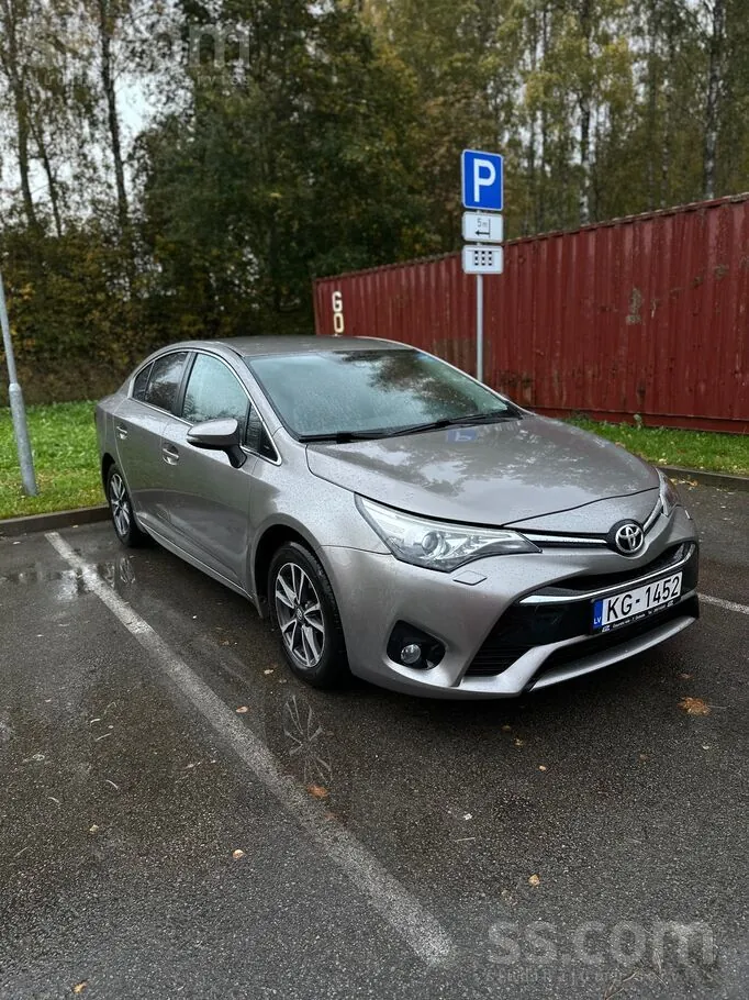 Toyota Avensis 2015 photo 2