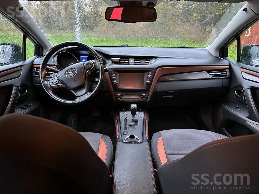 Toyota Avensis 2015 photo 5
