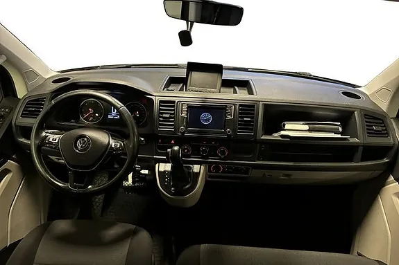 Volkswagen Transporter 2018 photo 5