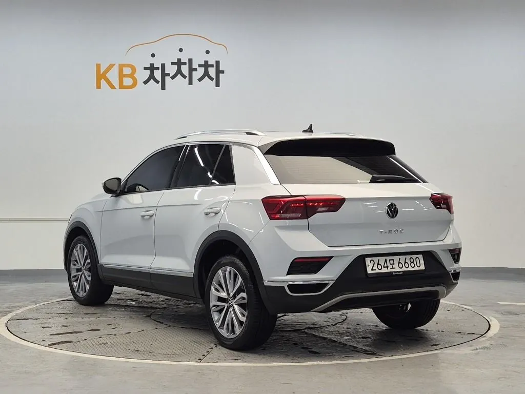 Volkswagen Tiguan 2021 photo 2