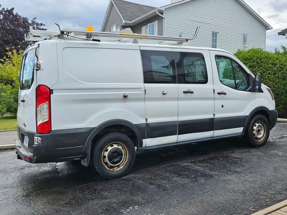 Ford Transit 2015 photo 2
