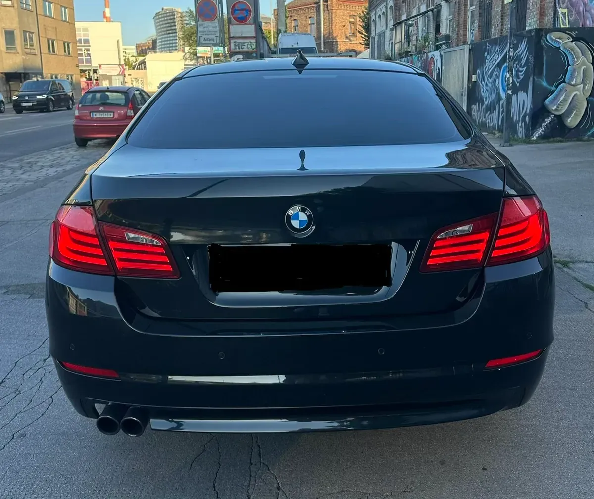 BMW 5 Series 2010 photo 2