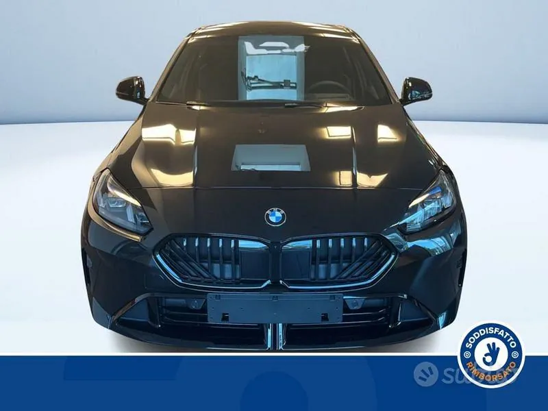 BMW 1 Series 2025 photo 3