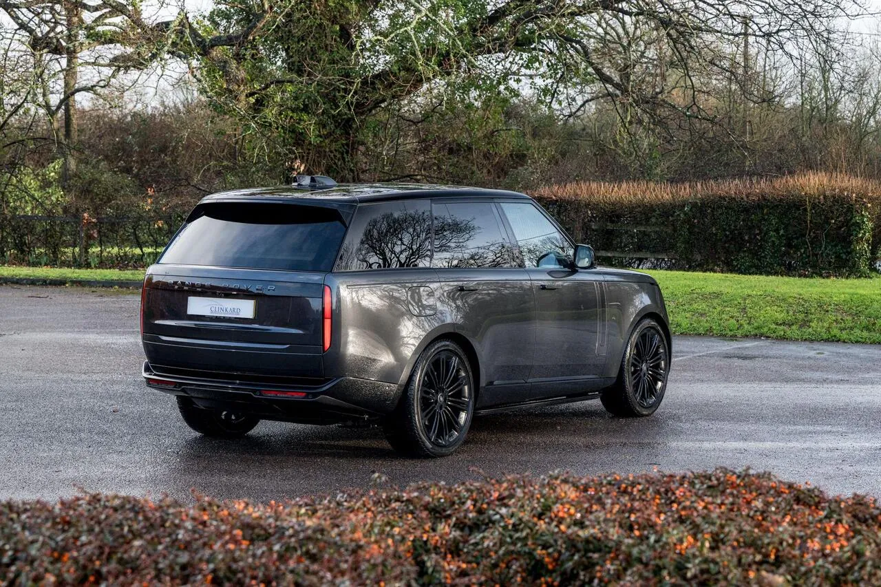Land Rover Range Rover 2024 photo 2