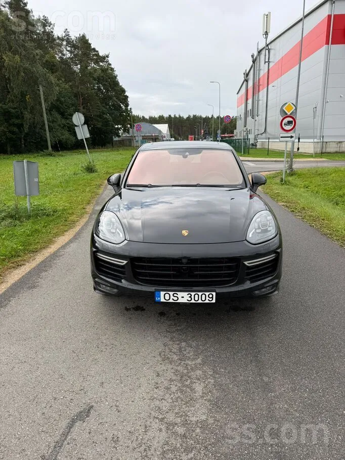 Porsche Cayenne 2017 photo 2