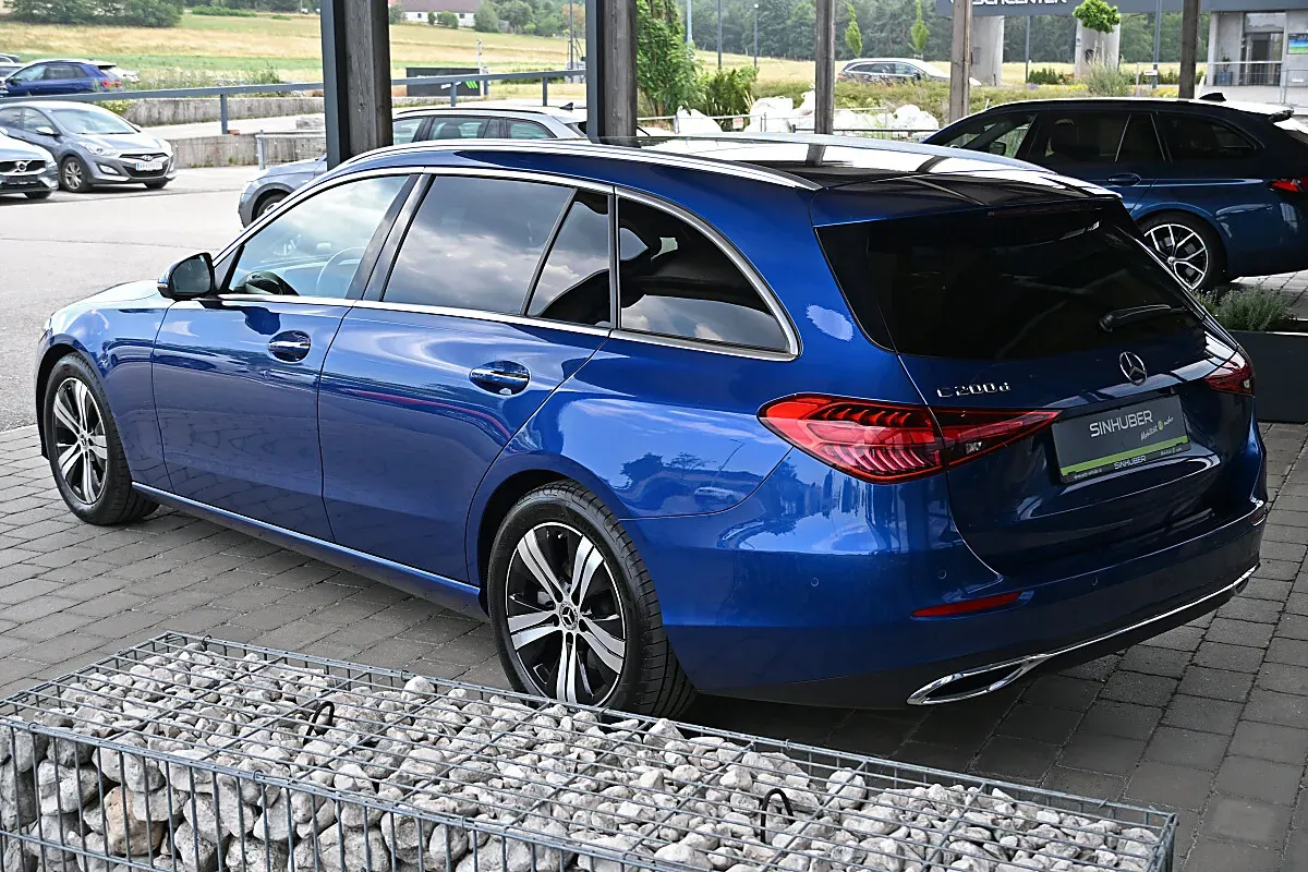 Mercedes-Benz C-Class 2022 photo 3