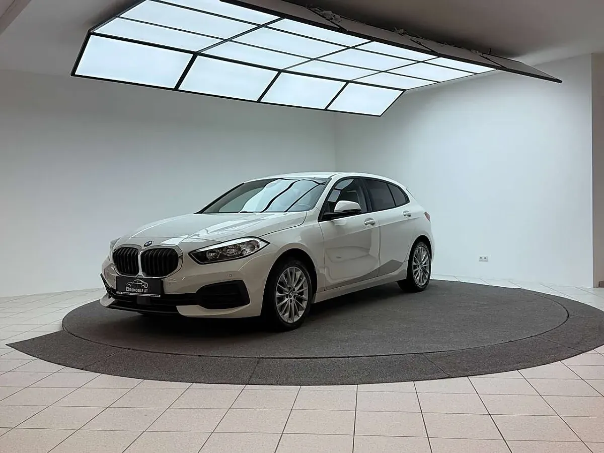 BMW 1 Series 2020 photo 3