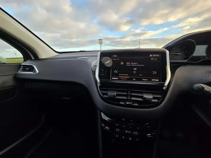 Peugeot 2008 2017 photo 4