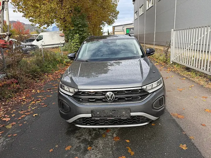 Volkswagen T-Roc 2022 photo 2