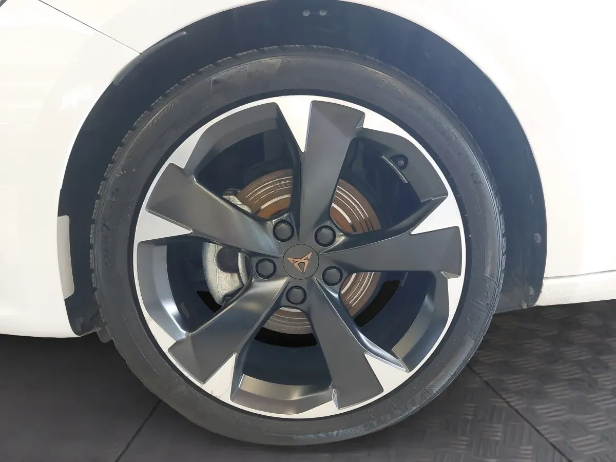 Cupra Leon 2024 photo 3