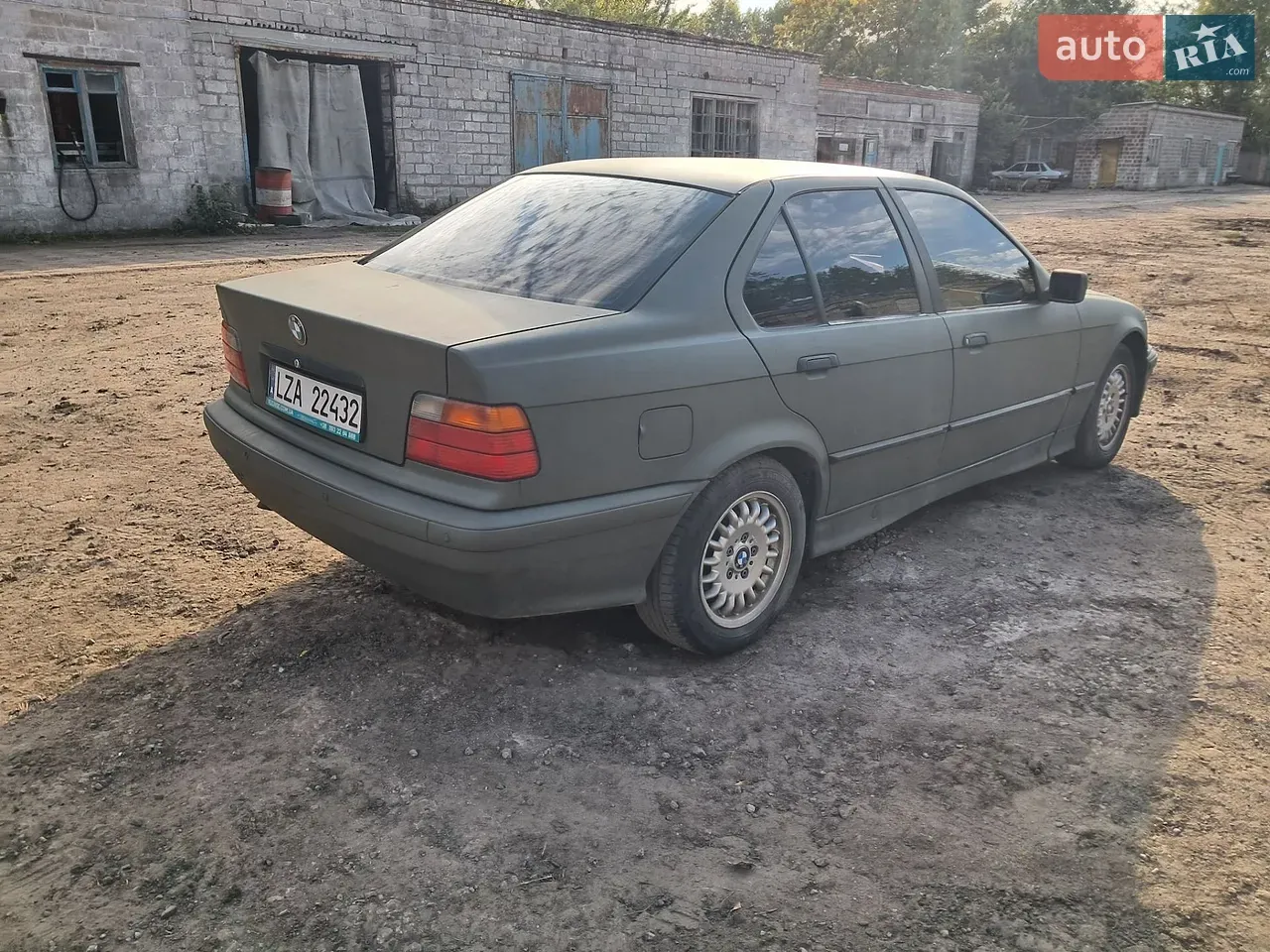 BMW 3 Series 1992 photo 5