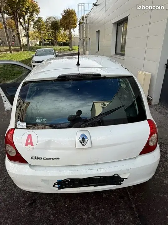 Renault Clio 2008 photo 3