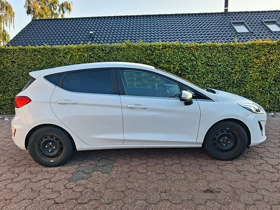 Ford Fiesta 2018 photo 2