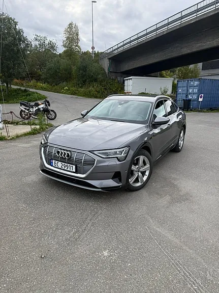 Audi E-Tron 2021 photo 2